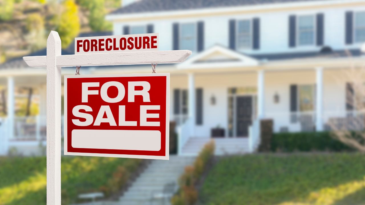 What Alternative Strategies Can Prevent Foreclosure Besides Selling Fast?