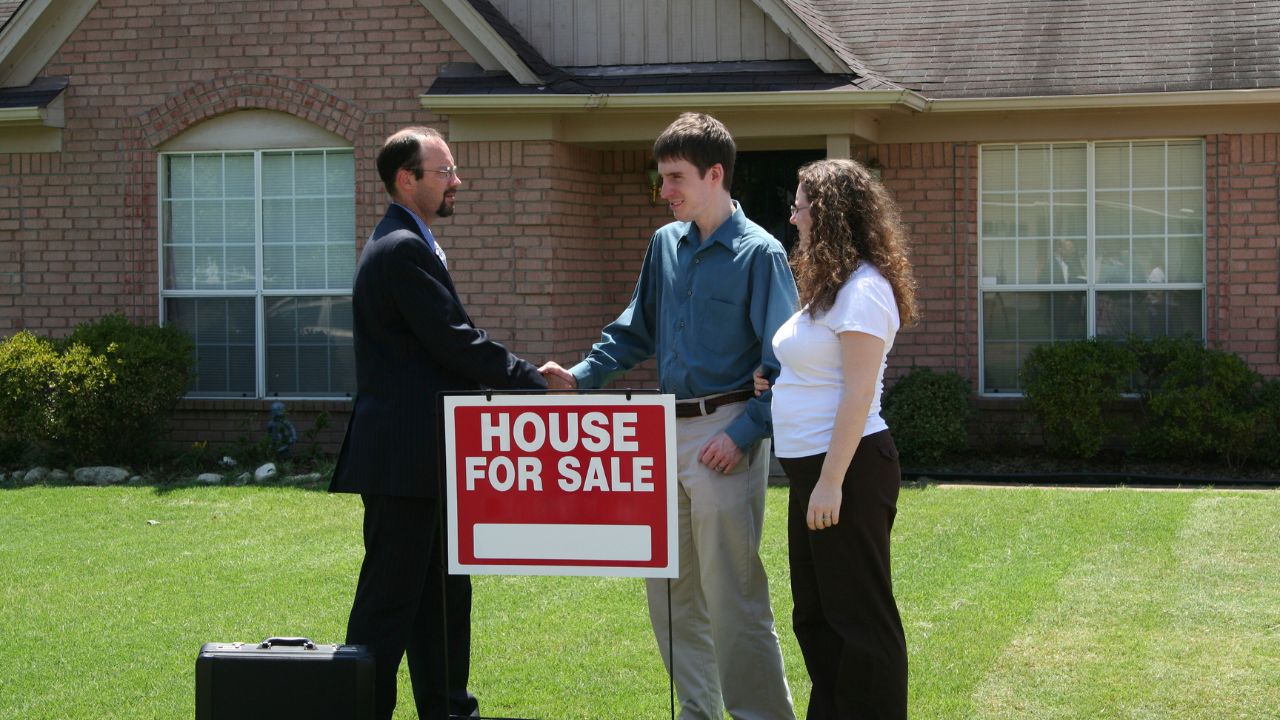 How to Sell Distressed Property for Cash Fast