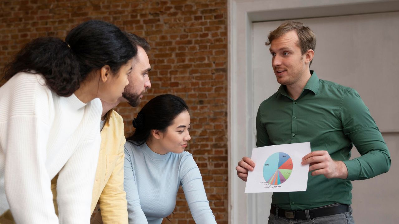 What role do cash buyers play in selling homes quickly in Toledo?